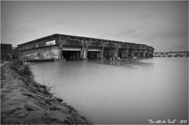BLOG-DSC_19336-pluie-base-sous-marins-bassin-à-flot-2-bordeaux-bacalan-nb