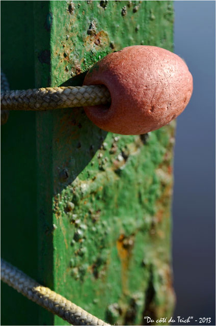 BLOG-DSC_19664-flotteur et poutre métal quai port Arès