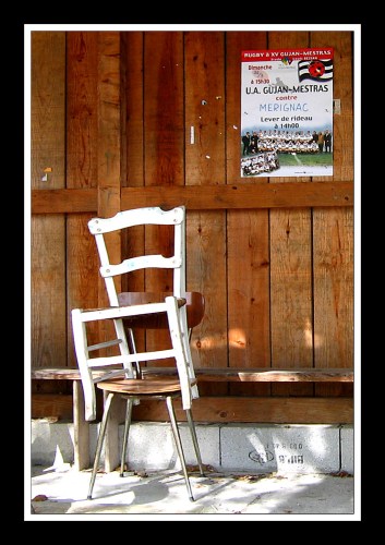 CP-IMG_3555-affiche UAGM & chaises