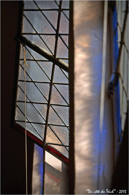 BLOG-DSC_20225-vitrail entrouvert ND des passes le Moulleau