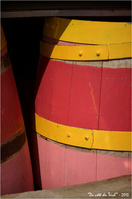 BLOG-DSC_21040-Tonneaux rose et jaune