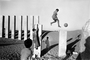 Samer Mohrad -  Mes Arabies Remains of the Sun Temple of the Sabaen kingdom, Marib, Yemen, 1994