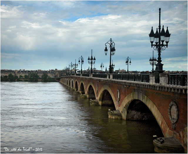 BLOG-DSC_2055-pont de pierre et basilique St Michel 2