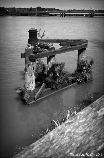 BLOG-DSC_22830-berges Garonne et pont St Jean Bordeaux N&B