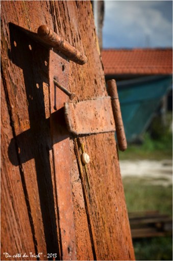 BLOG-DSC_24788-volet cabane port du Canal