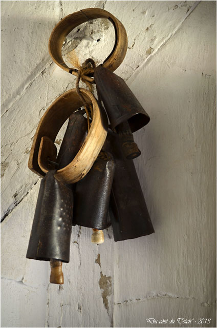 BLOG-DSC_25134-cloches maison du brassier Marquèze