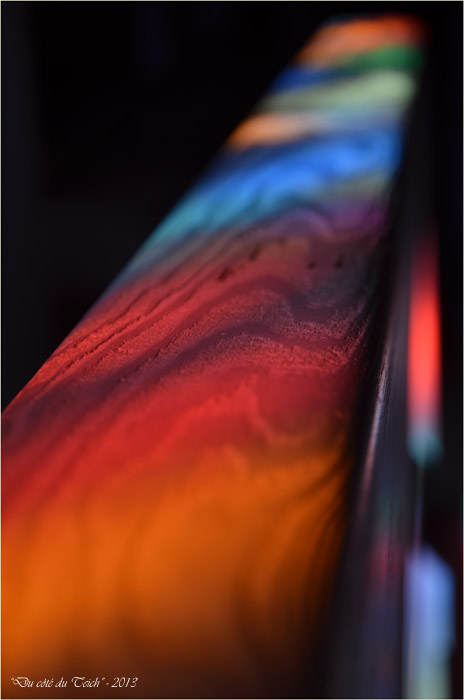 BLOG-DSC_26375-reflet vitrail St Eloi Andernos