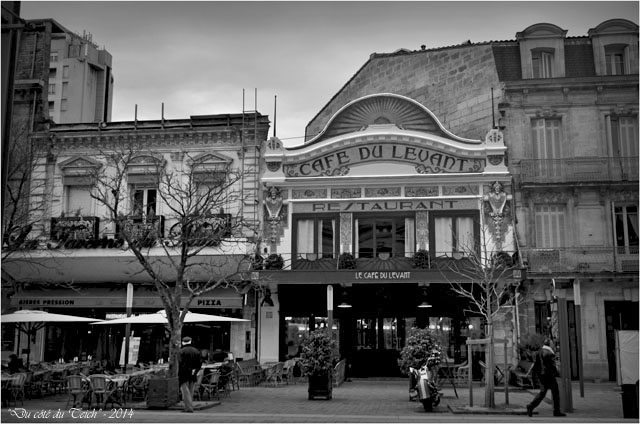 BLOG-DSC_26845-taverne du Nord et café du Levant Bordeaux St Jean N&B