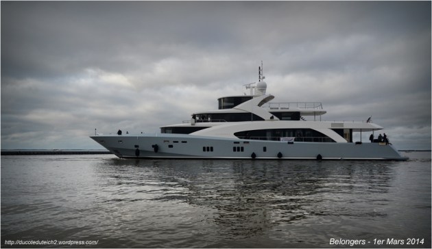 BLOG-DSC_27078-mise à l'eau yacht 5000 Fly 02 Couach le Belongers 1er Mars 2014