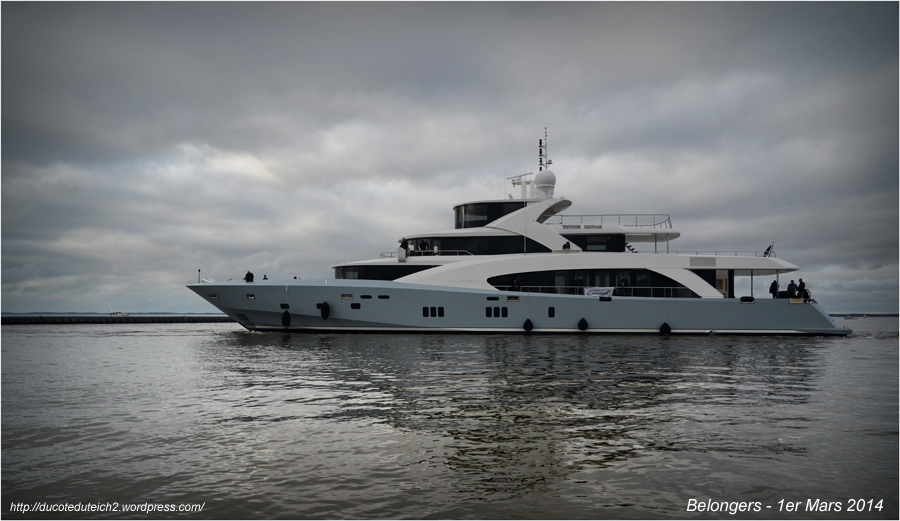 BLOG-DSC_27078-mise à l'eau yacht 5000 Fly 02 Couach le Belongers 1er Mars 2014