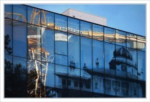 Place Lucien de Gracia BLOG-DSC_0413-reflet grue centre administratif Arcachon