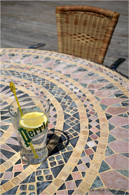 BLOG-DSC_28205-verre perrier citron terrasse pavillon du parc domaine de Grenade