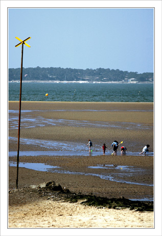 BLOG-DSC_5787-brochette d'enfants plage Péreire Avril 07