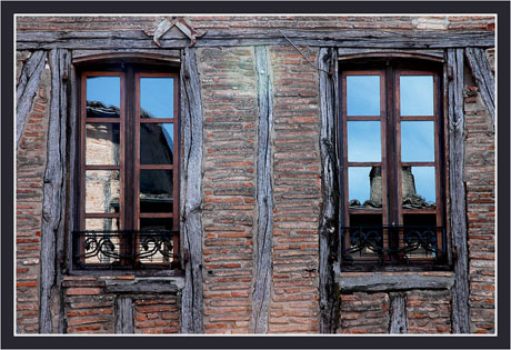 BLOG-DSC_9079-reflets fenêtres & colombages Castelnau Montmiral