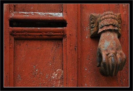 BLOG-DSC_9182-heurtoir & boîte porte rouge Puycelci BLOG-DSC_9182-heurtoir & boîte porte rouge Puycelci