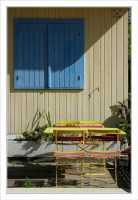 BLOG-DSC_9883-volet bleu, table & chaises couleurs SANS ARROSOIR 2