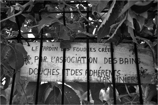 BLOG-DSC_28944-jardin des foudres Belcier des bains-douches N&B