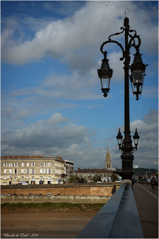 BLOG-DSC_2359-pont de pierre et église Ste Marie Bordeaux Bastide