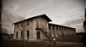 BLOG-DSC_31708-ferme Graveyron Audenge crépuscule PA03 sépia 1