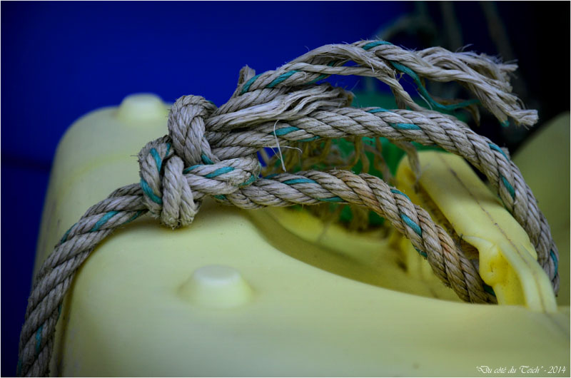 BLOG-DSC_32008-corde et bidon plastique