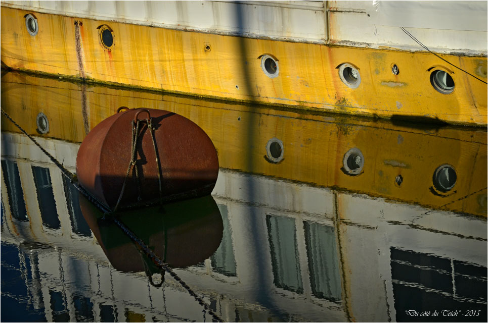 BLOG-DSC_33094-reflet bateau bassin à flot 2 Bordeaux
