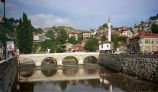 Cette image a un attribut alt vide ; le nom du fichier est img250-pont-sarajevo.jpg