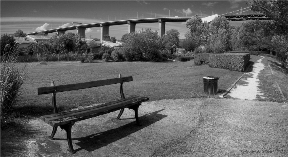 blog-p9161441-42-banc-et-pont-aquitaine-nb.jpg