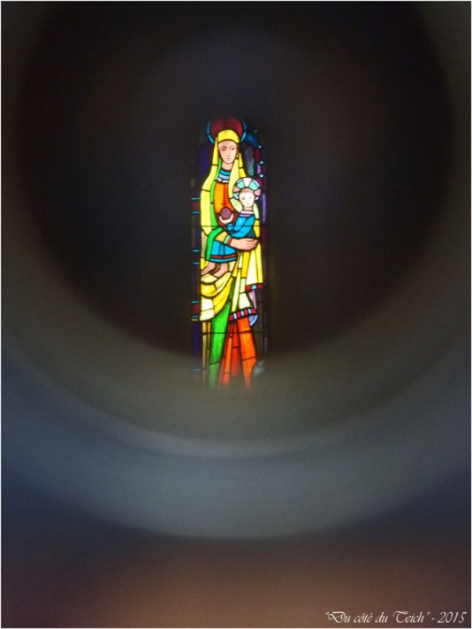 blog-pb062154-vitrail-et-trou-de-serrure.jpg
