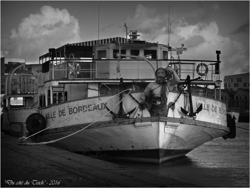 BLOG-P1153535-ville de Bordeaux Bassins à flot N&B