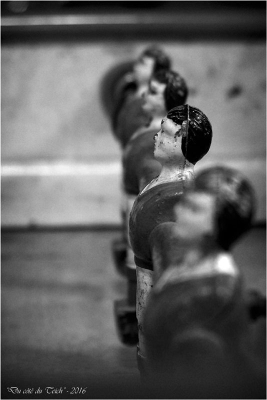 BLOG-P2023687-baby foot garage moderne N&B