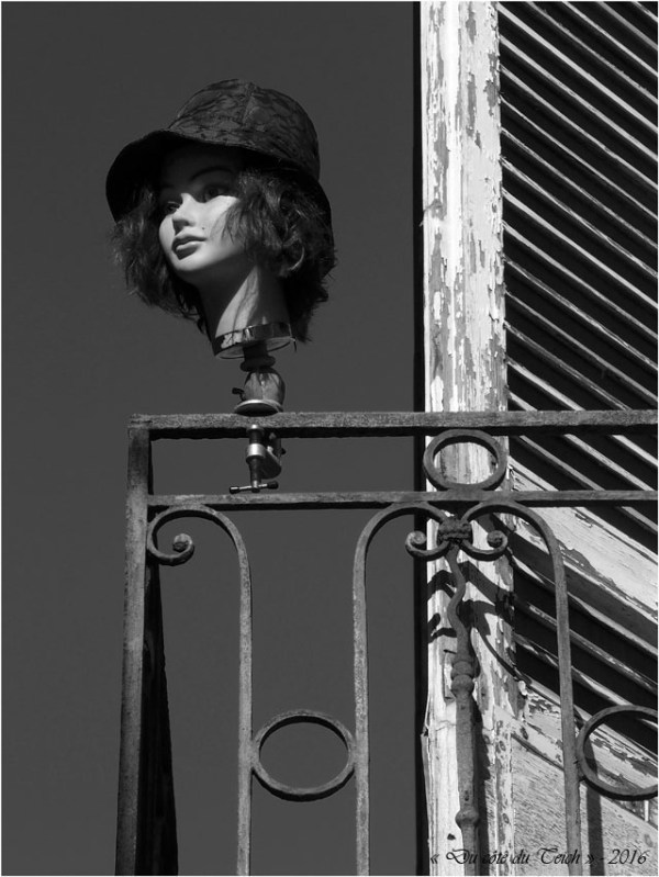 BLOG-P2163819-tête à coiffer le salon d'à côté N&B2