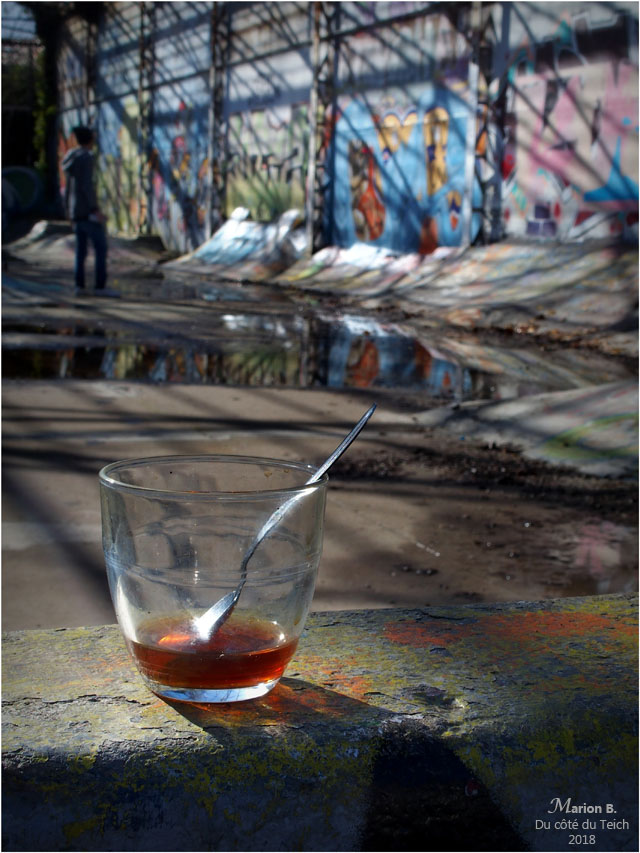 blog-p2021017-verre-et-taggueur-caserne-niel-bdx.jpg
