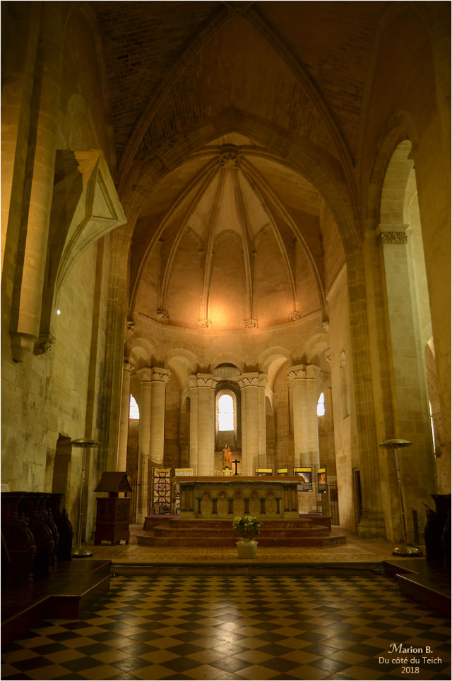 BLOG-DSC_44052-église St Pierre de Vertheuil