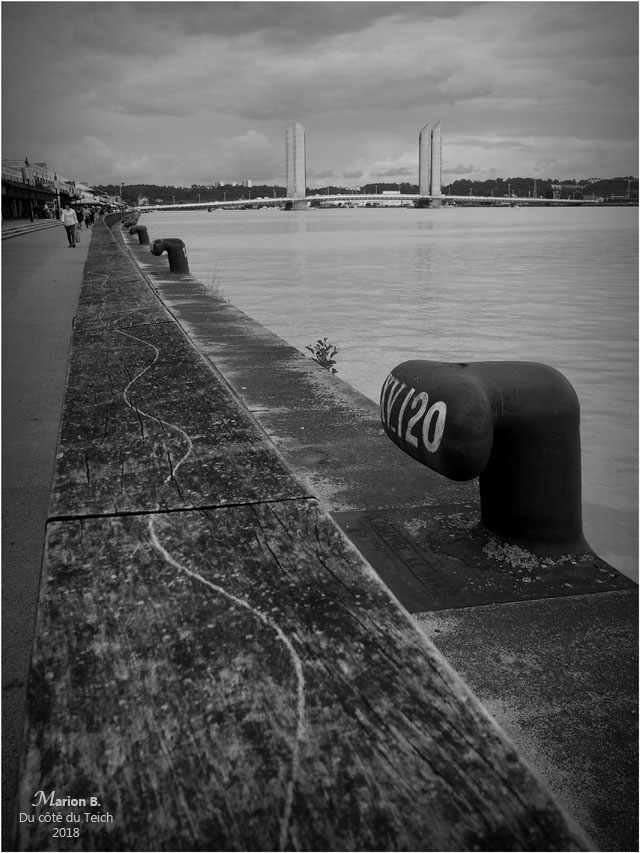 BLOG-P6122314-quais Bordeaux et pont Chaban Delmas N&B