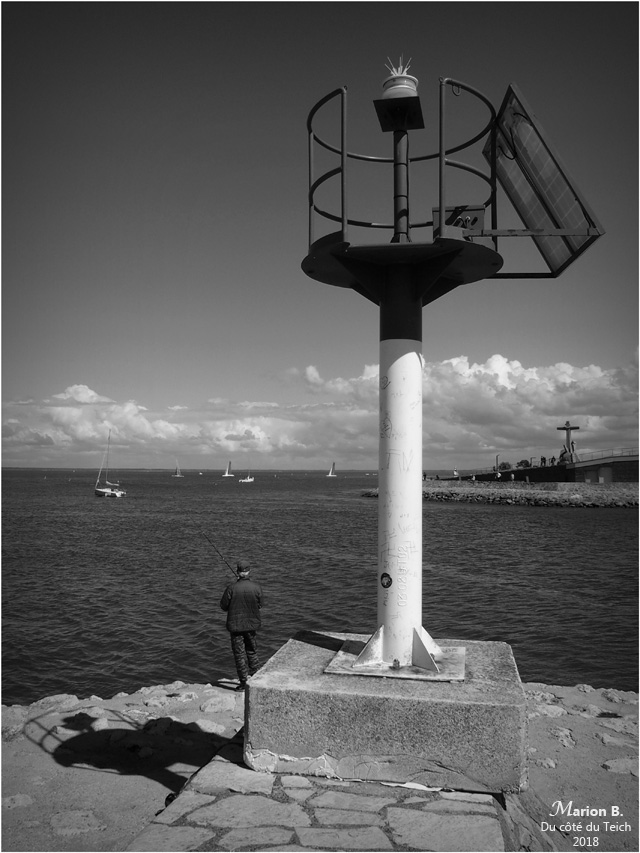 BLOG-P4141503-pêcheur port Arcachon N&B
