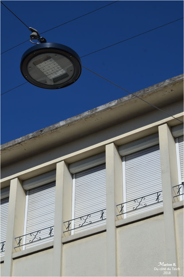 BLOG-DSC_44893-volets clos et lanterne de rue