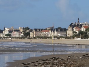 ROYAN - La plage et les villas de la Grande Conche