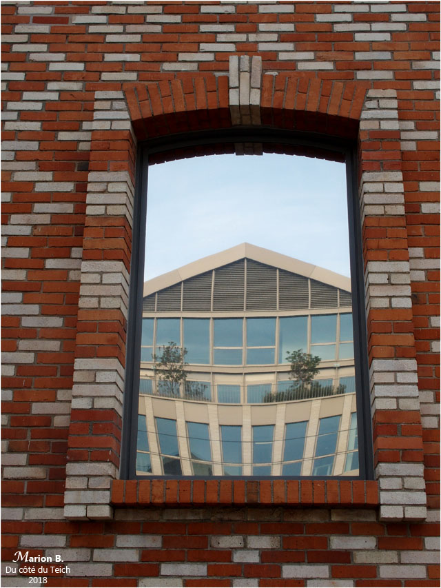 BLOG-PA183800-reflet quai de Bacalan Bordeaux