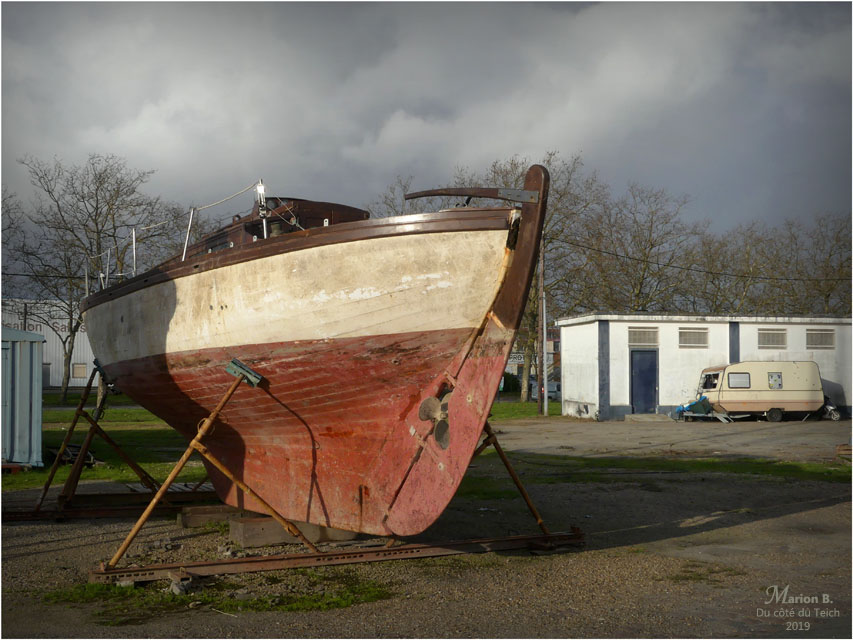 BLOG-P1000261-bateau et caravane bassins à flot
